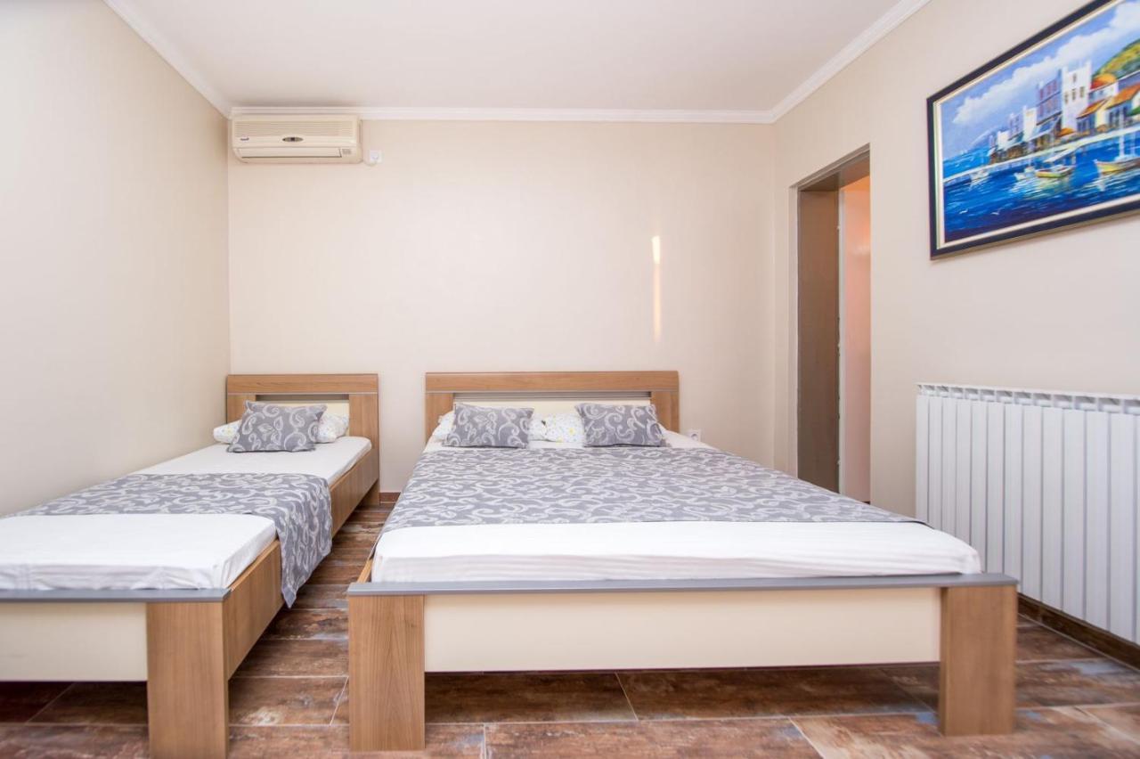 Acika Apartments 拉法洛维奇 外观 照片
