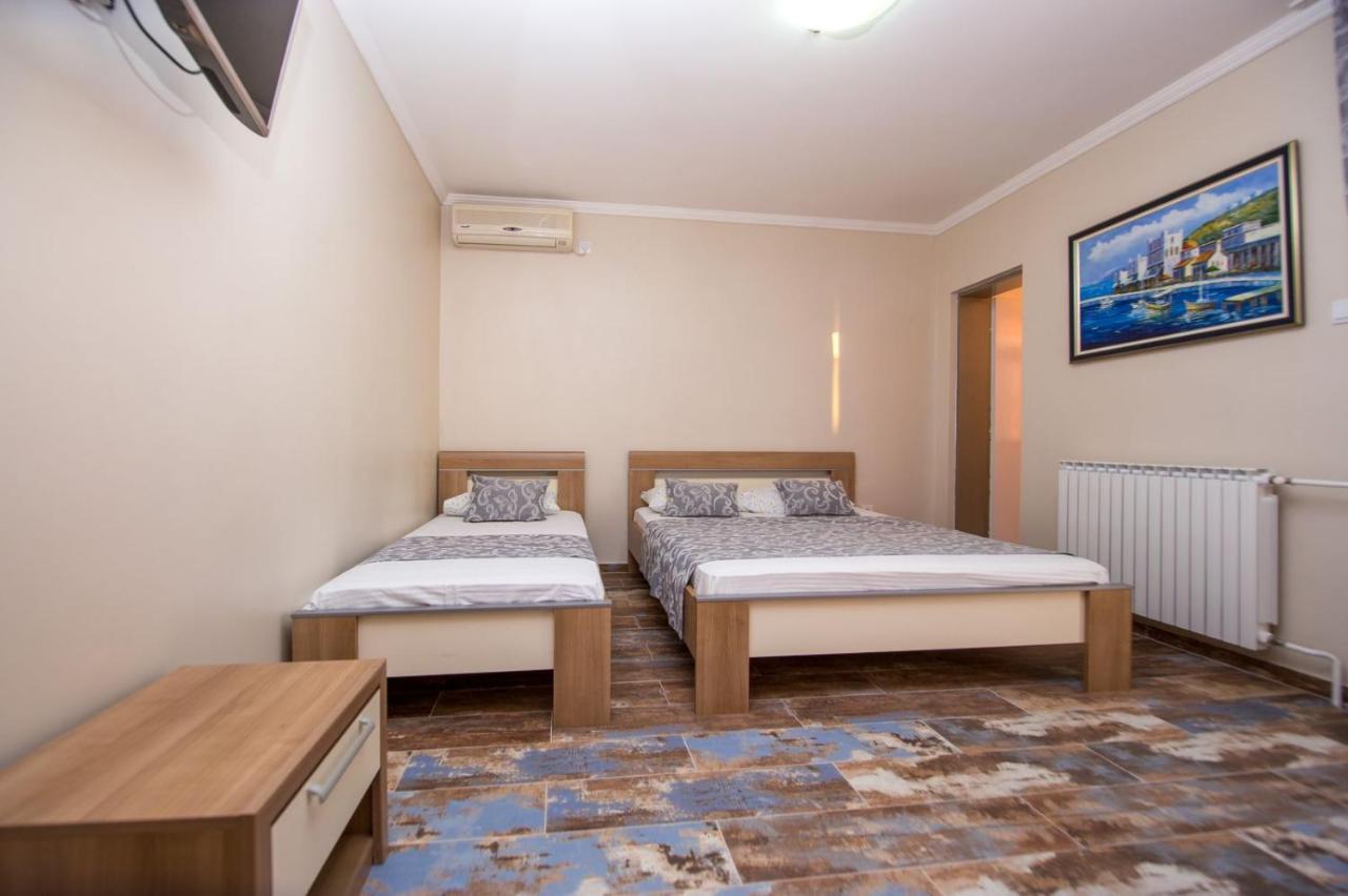 Acika Apartments 拉法洛维奇 外观 照片